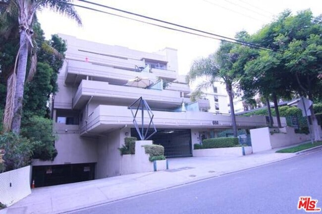 Building Photo - 939 Palm Ave Unit 401 Rental