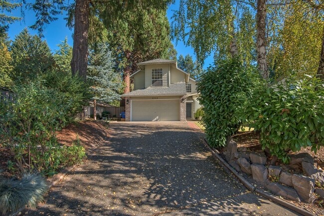 Photo - Beautiful cul-de-sac home, with fenced in yard