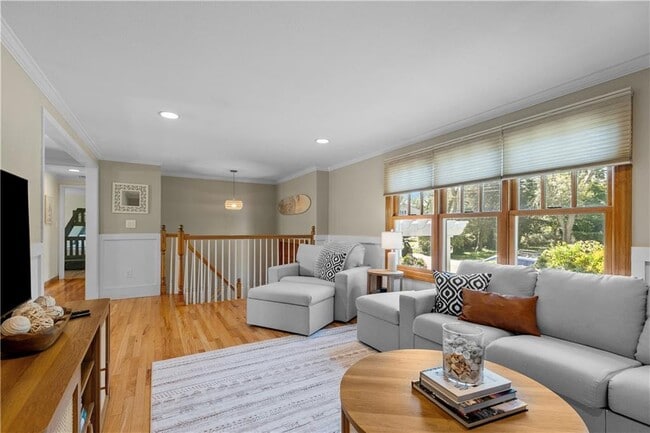 Photo - 46 Steamboat St