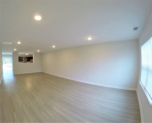 Photo - 15 St Augustine Way