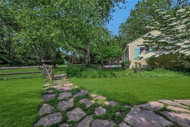 Photo - 400 Town Creek Ln Casa