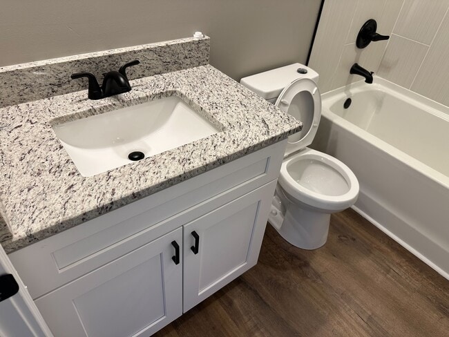 Baño - 415 Martha Ln