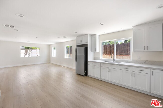Photo - 11140 Gaviota Ave