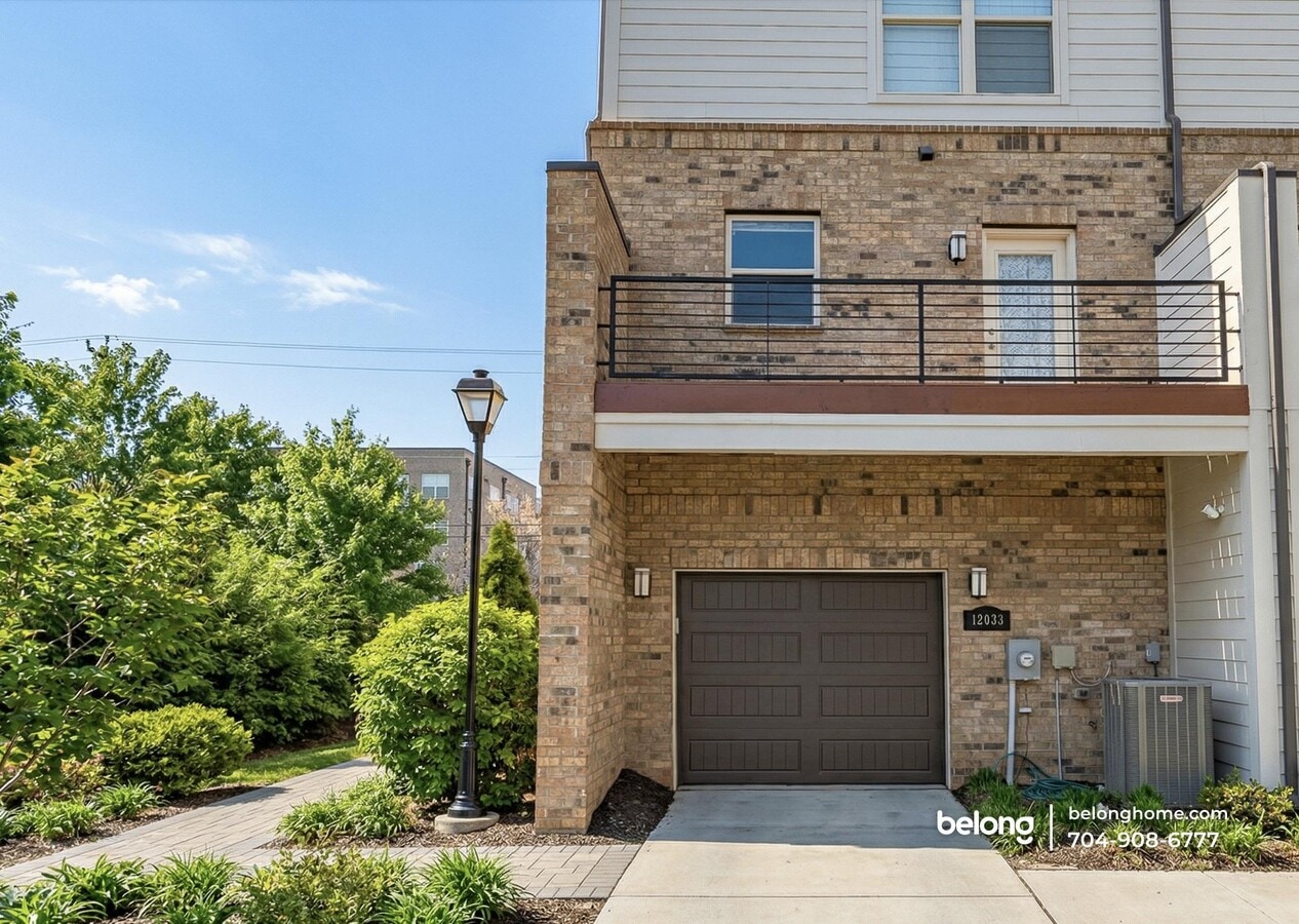 Photo - 12033 Brooklyn Ave