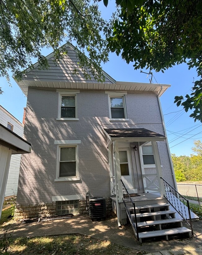 Photo - 4822 Oak St Unit 1