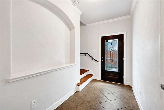 Photo - 503 Roy St