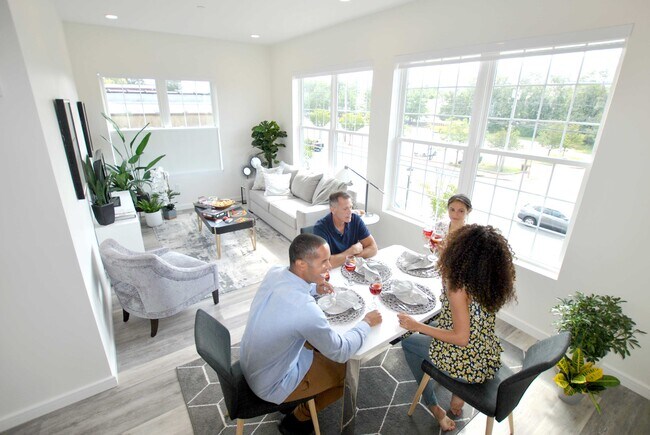 Photo - Gateway Plaza