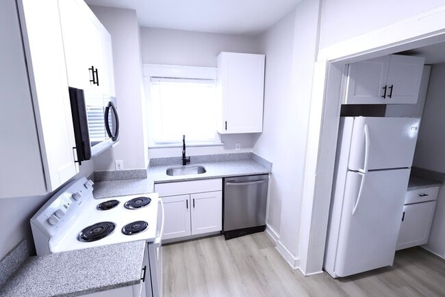 Photo - 991 Diana Ave