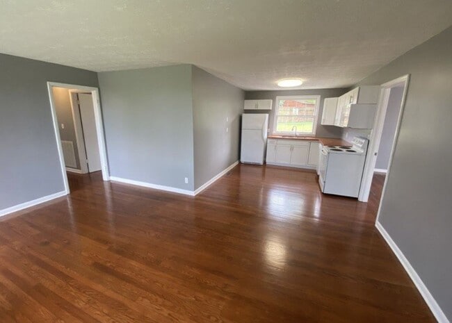 Photo - 218 Walcott Dr