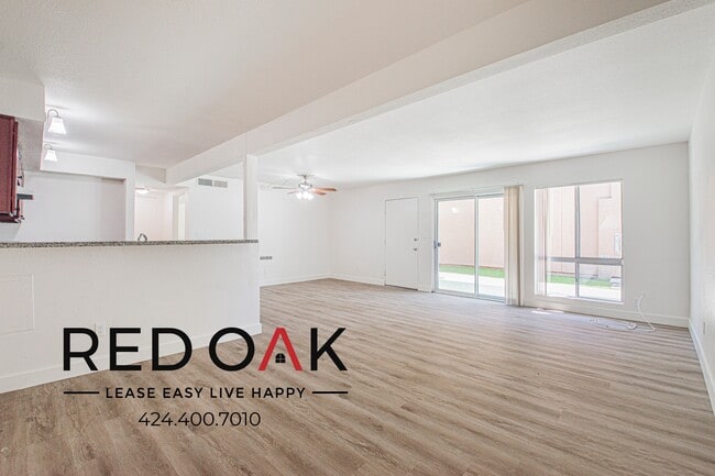 Building Photo - 855 S Citrus Ave Unit 93