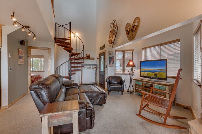 Building Photo - 750 Milky Way Ct Unit H