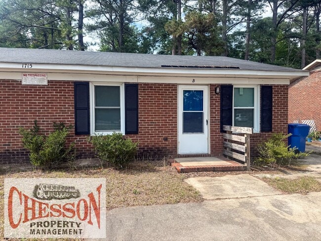 Building Photo - 1715 Snowden Dr SE Unit B
