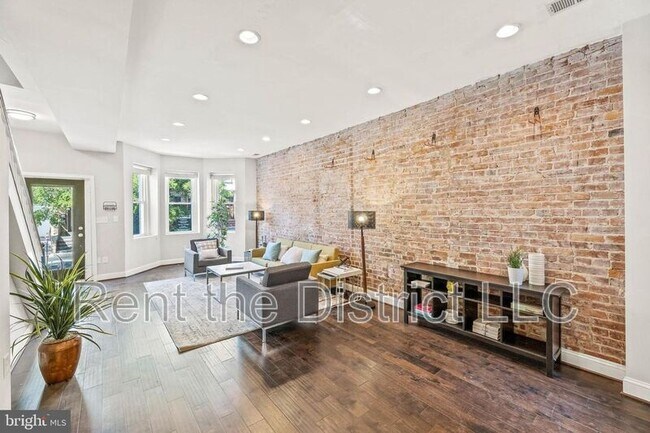 Photo - 25 Todd Pl NE