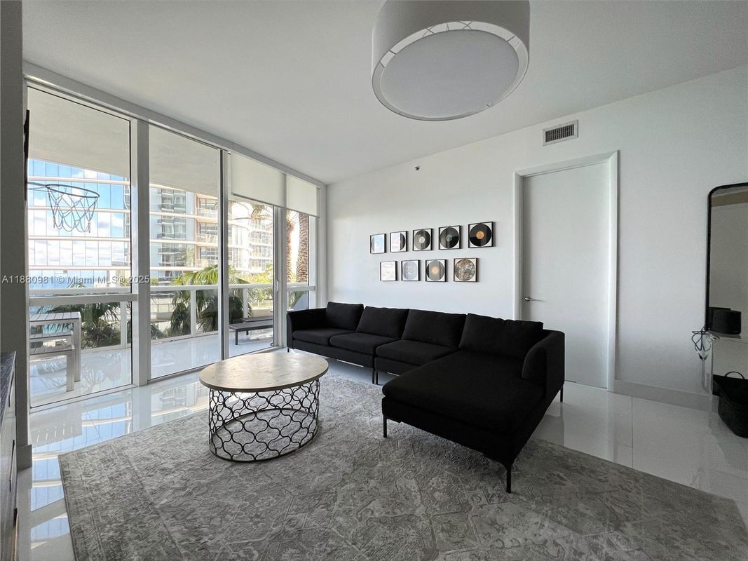 Photo - 15811 Collins Ave