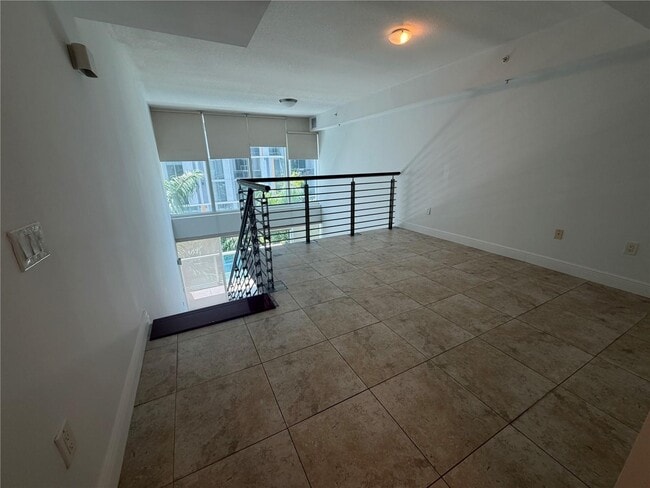 Photo - 41 SE 5th St Unidad 404
