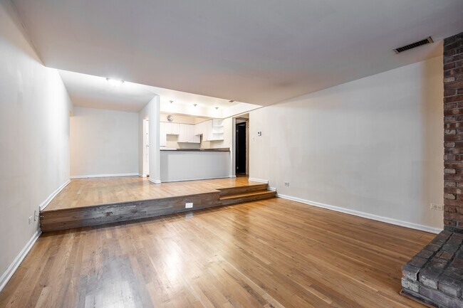 Photo - 1225 N La Salle Dr