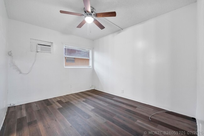 Photo - 279 SW 1st St Unit #2