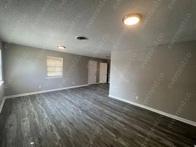 7012 Yarberry Ln