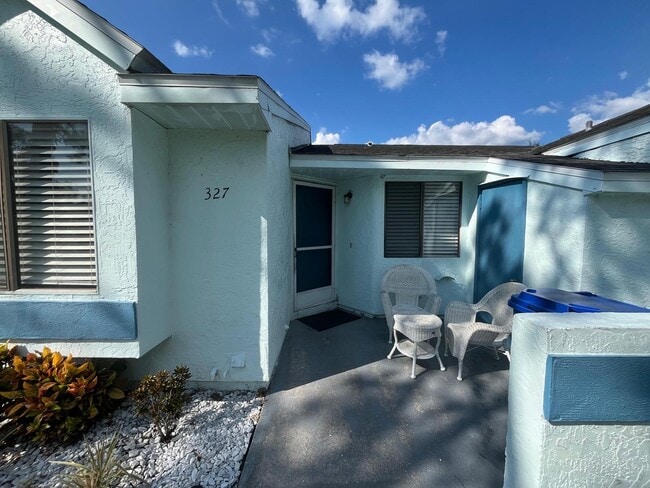 Building Photo - 327 Lake Placid Ct