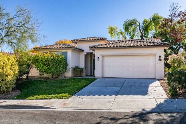 Building Photo - 2-Story Home 3 bedroom 2 bath in Summerlin