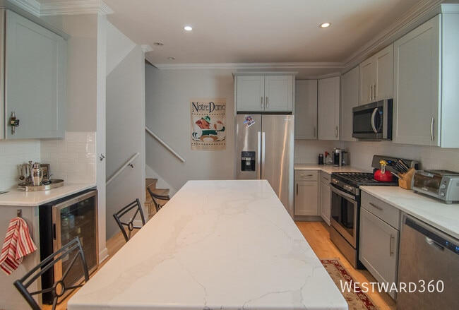 Photo - 2733 N Wayne Ave Unit PH