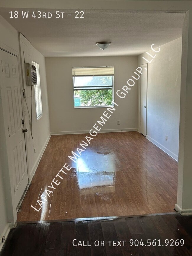 Photo - 18 W 43rd St Unidad 22