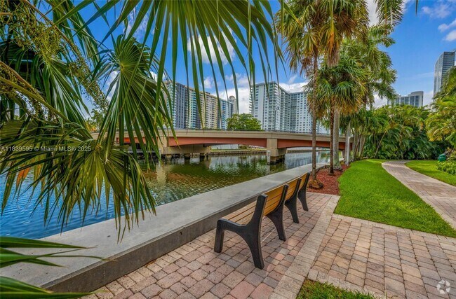 Building Photo - 17150 N Bay Rd Unit 2113 Rental