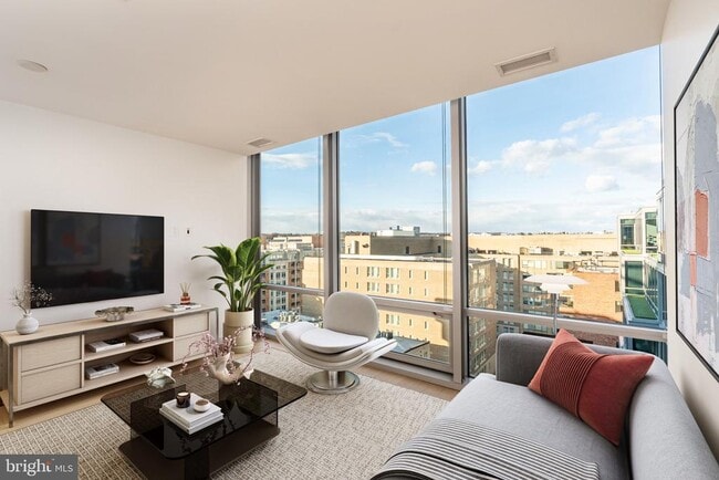 Building Photo - 1110 23rd St NW Unit PH12