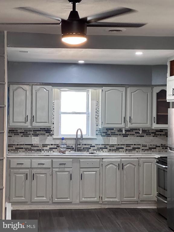 Photo - 4731 Meridian St