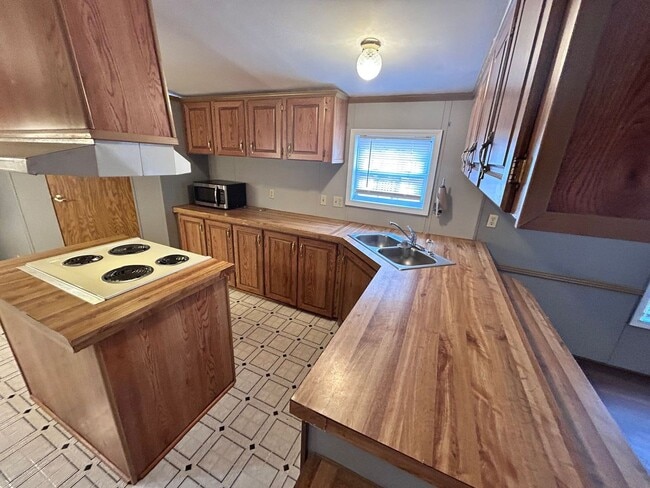 Photo - Fantastic two bedroom, two bath split floorplan in Clover, SC