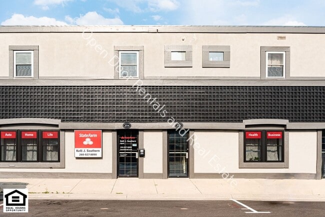 Building Photo - 202 N Jackson St Unit 202 N Jackson St 3 Rental