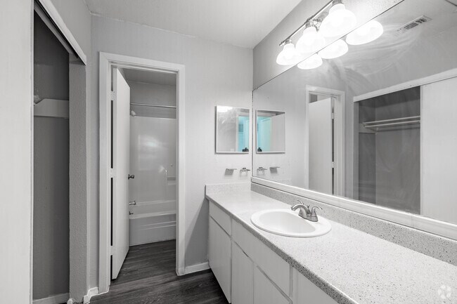 Vacant Single Bedroom - Homestead Apartments