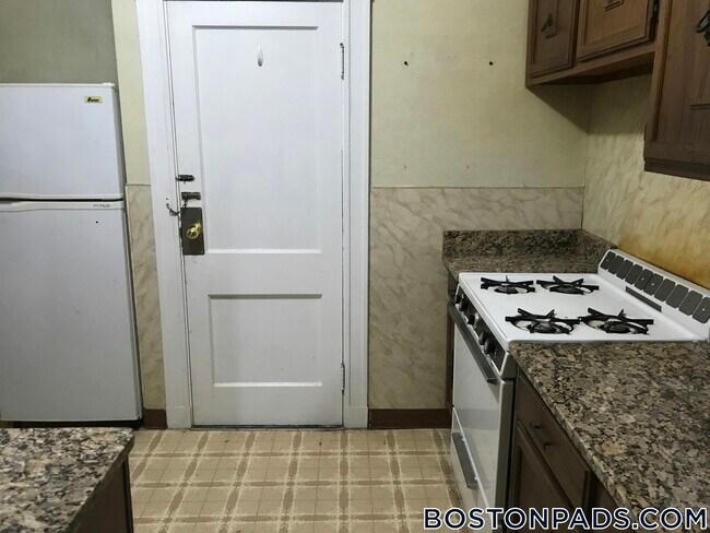 Photo - 94 Maple St Unit 1