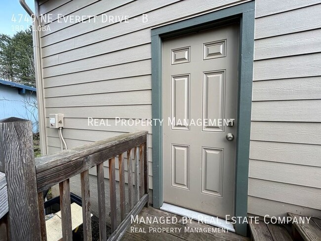 Photo - 4749 NE Everett Dr Unit B