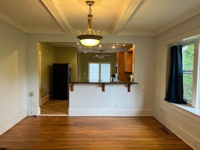 Photo - 615 W Marion St