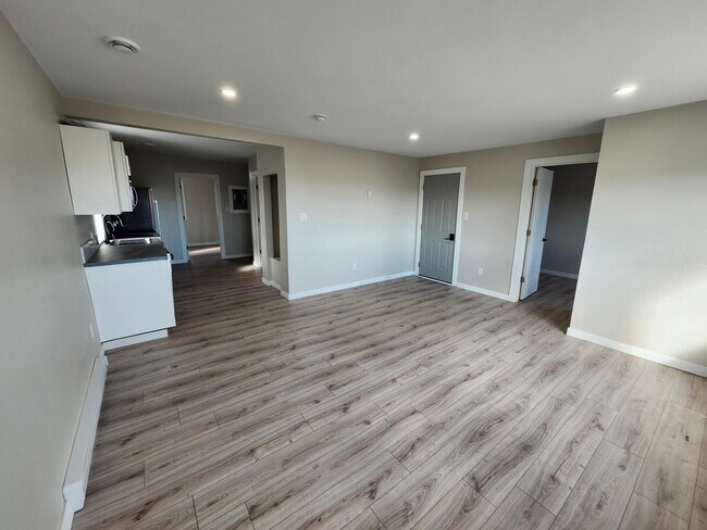 Photo - 210 Canterbury St Unit 4
