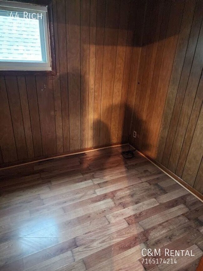 Photo - Quiet 2 Bedroom Apartment