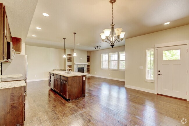 Building Photo - 2107 Sandbur Dr Rental