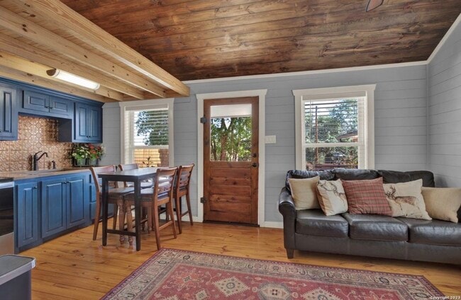 Photo - 209 W Park St