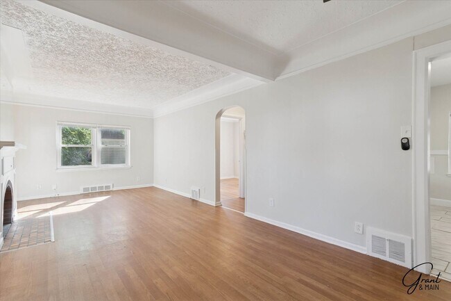 Photo - 3 Bedroom - 2.5 Bath - Redford - $1425