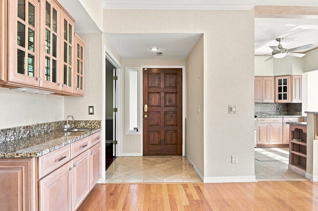 Photo - 680 Ridgeside Dr