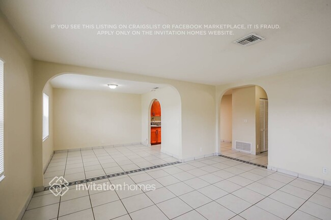 Photo - 7440 Johnson St