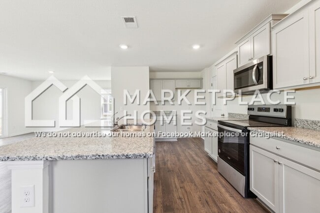 Photo - 702 Newtons Wy