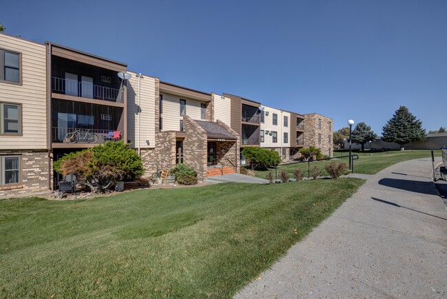 Photo - 4400 S Poplar St Apartment Unit 311
