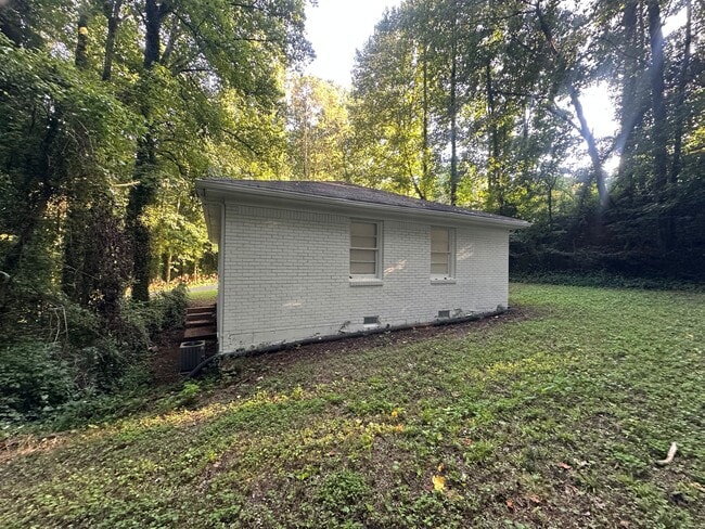 Photo - 400 Greenhill Way SW