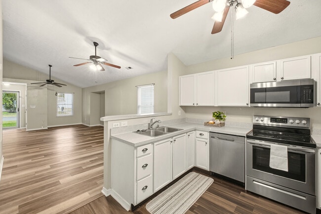 Photo - 6423 Hunters Creek Blvd