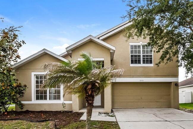 Building Photo - 2101 Woodsedge Dr