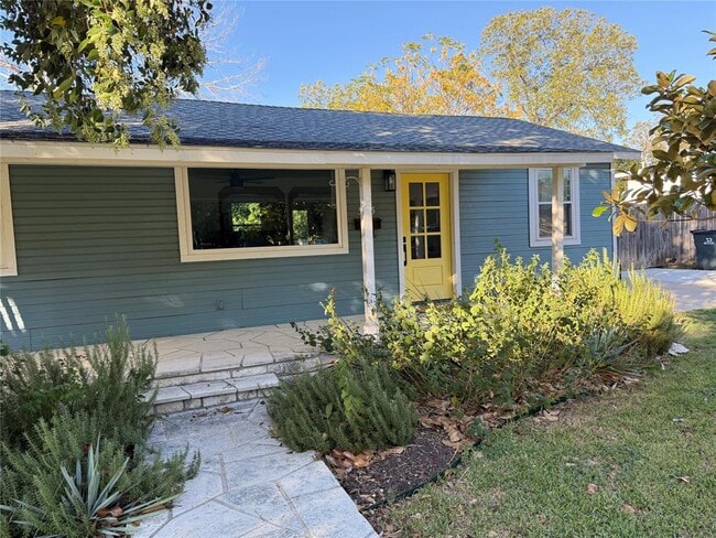 Photo - 505 E 4th St