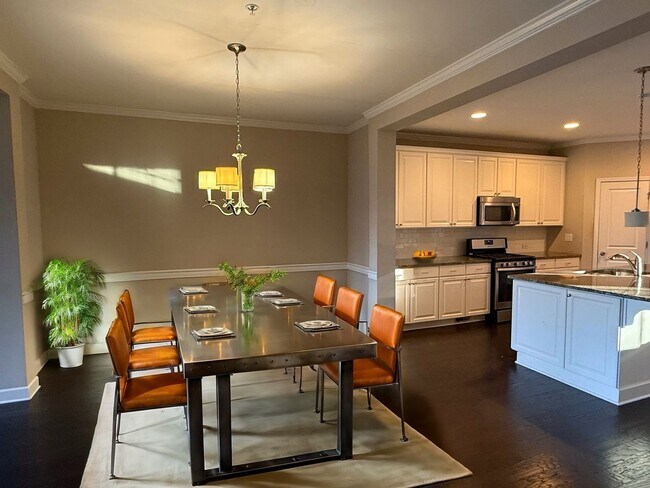 Photo - 546 Micayne Cir SE