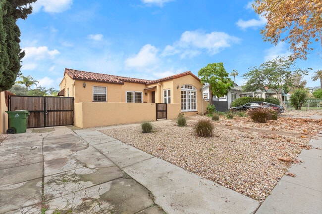 Photo - 827 N Laurel Ave